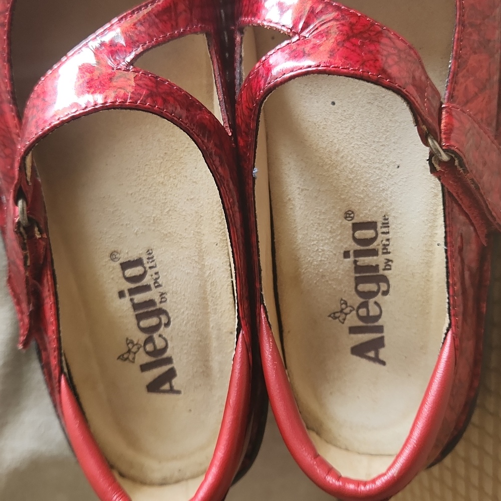 Alegria Shiny Red Dress Shoes SIZE 37 - Picture 8 of 11